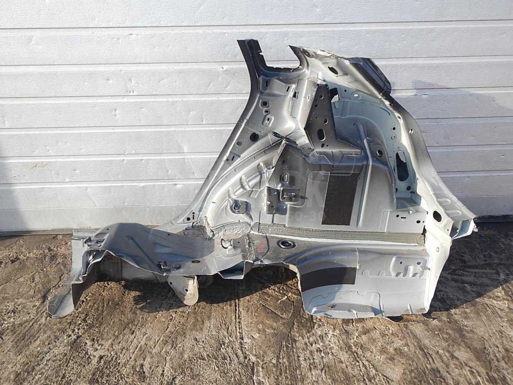 Крыло заднее правое