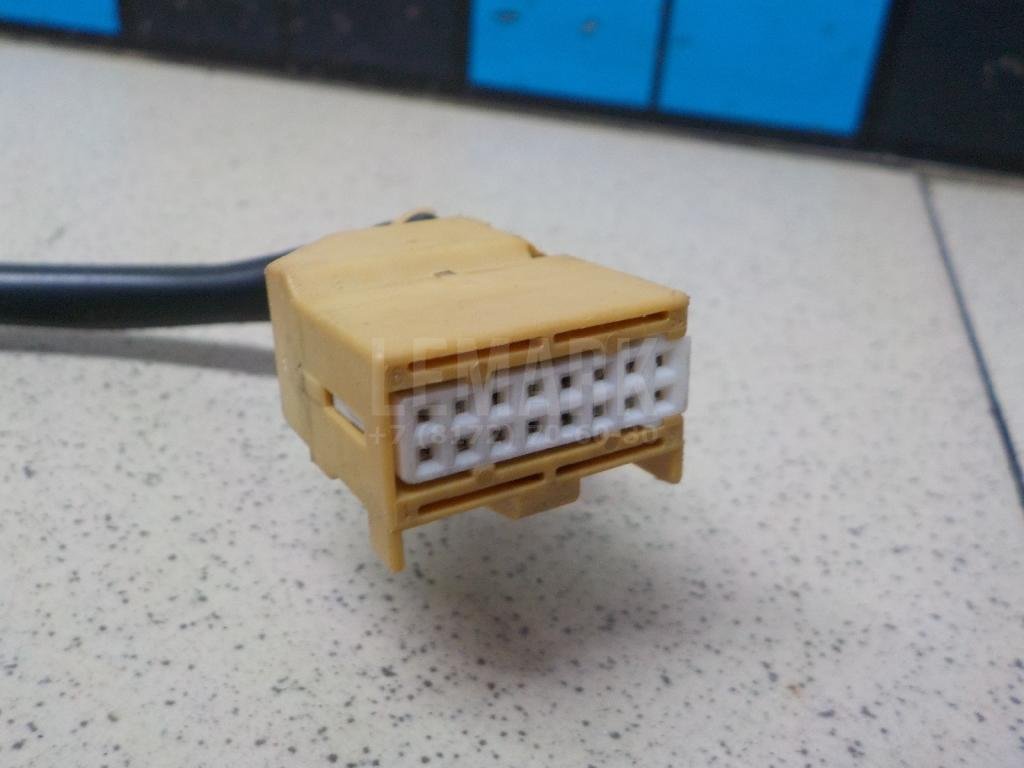 Зеркало правое электрическое