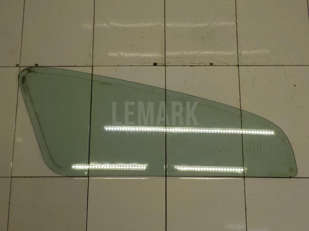 Стекло двери передней правой (форточка)