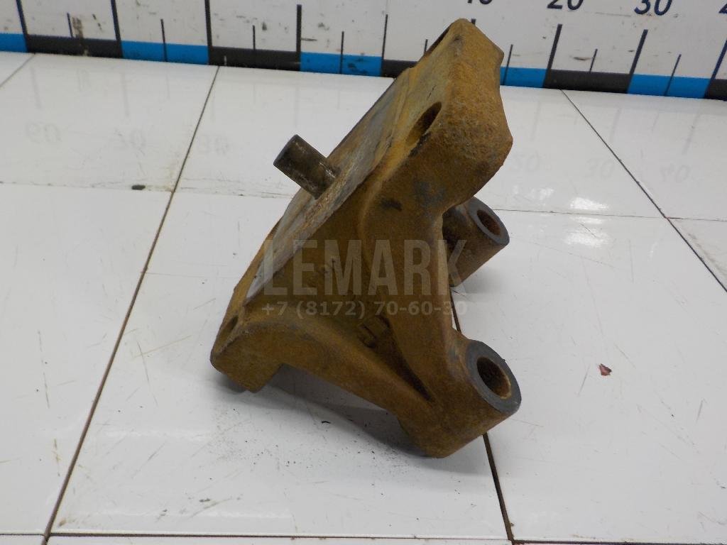 Кронштейн реактивной тяги для  Audi 100/200 [44] 1983-1991