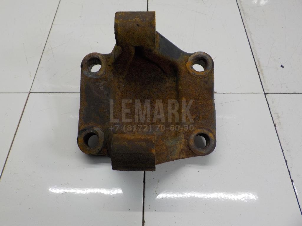 Кронштейн реактивной тяги