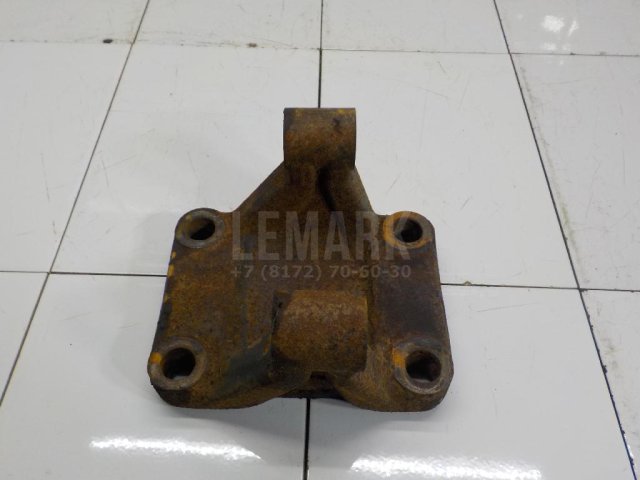 Кронштейн реактивной тяги