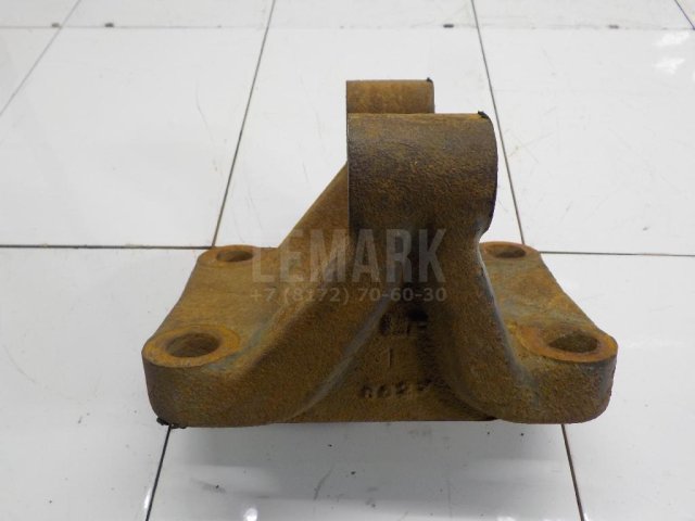 Кронштейн реактивной тяги