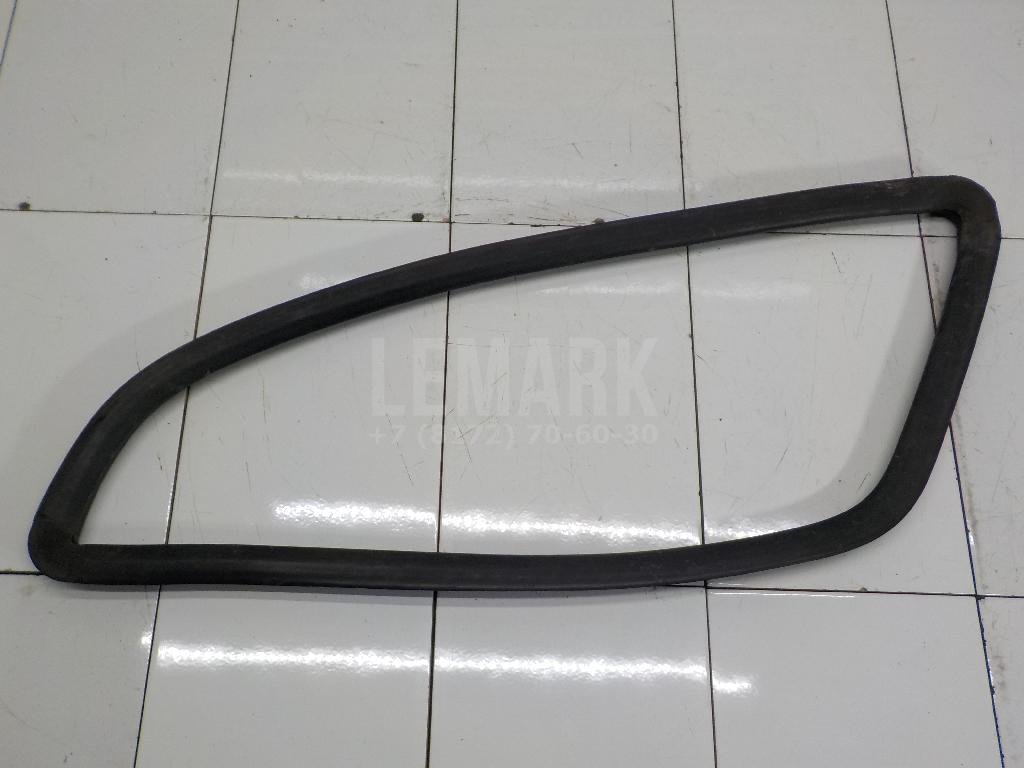 Уплотнитель форточки правой