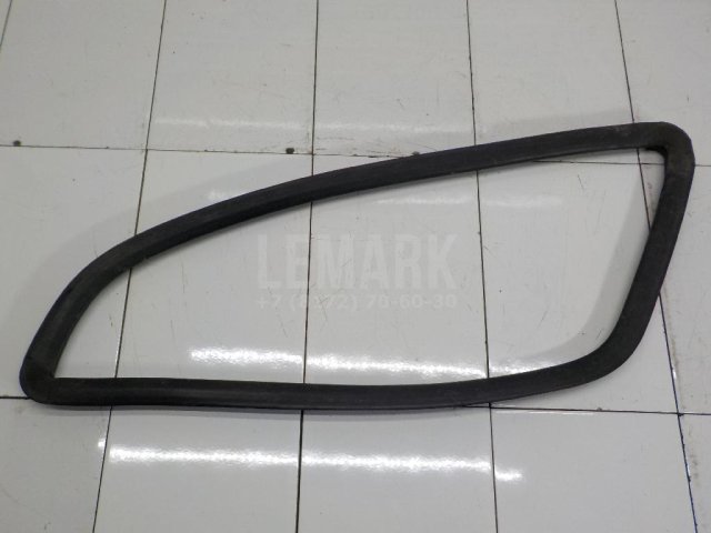 Уплотнитель форточки правой