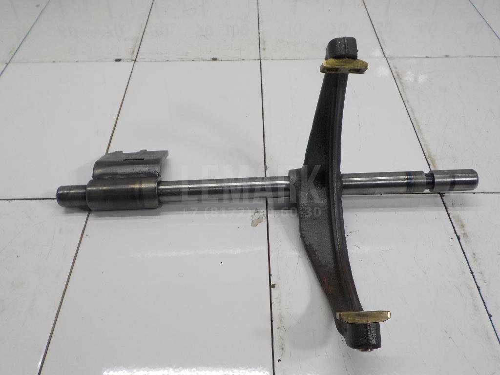 Вилка включения передачи