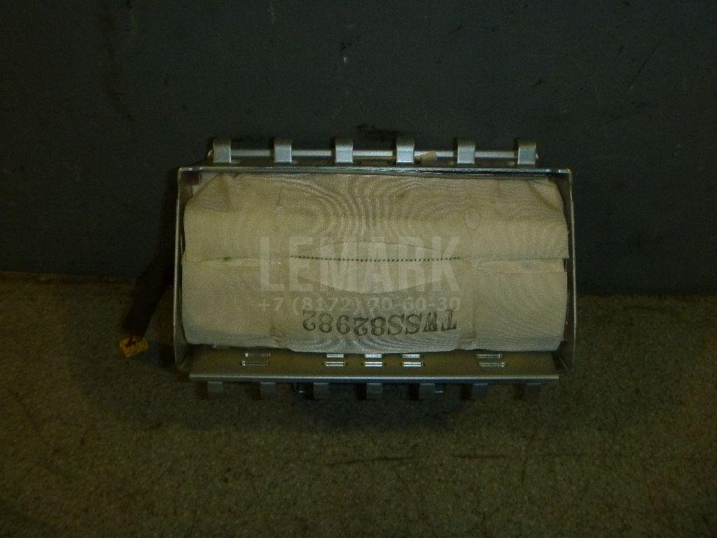 Подушка безопасности пассажирская (в торпедо)