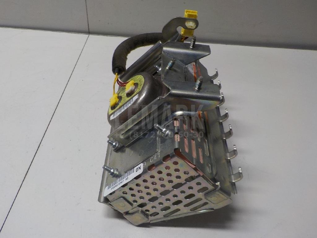 Подушка безопасности пассажирская (в торпедо)