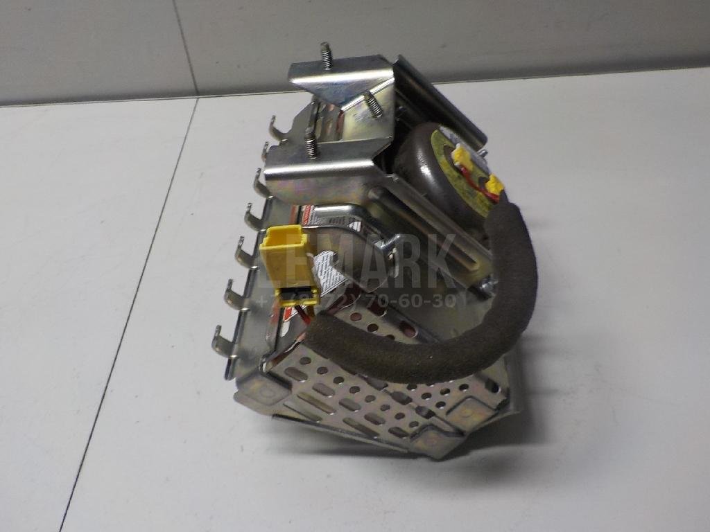 Подушка безопасности пассажирская (в торпедо)