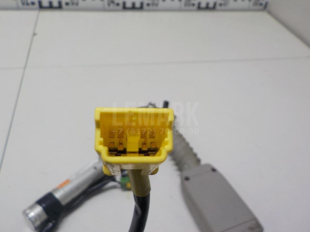 Ответная часть ремня безопасности