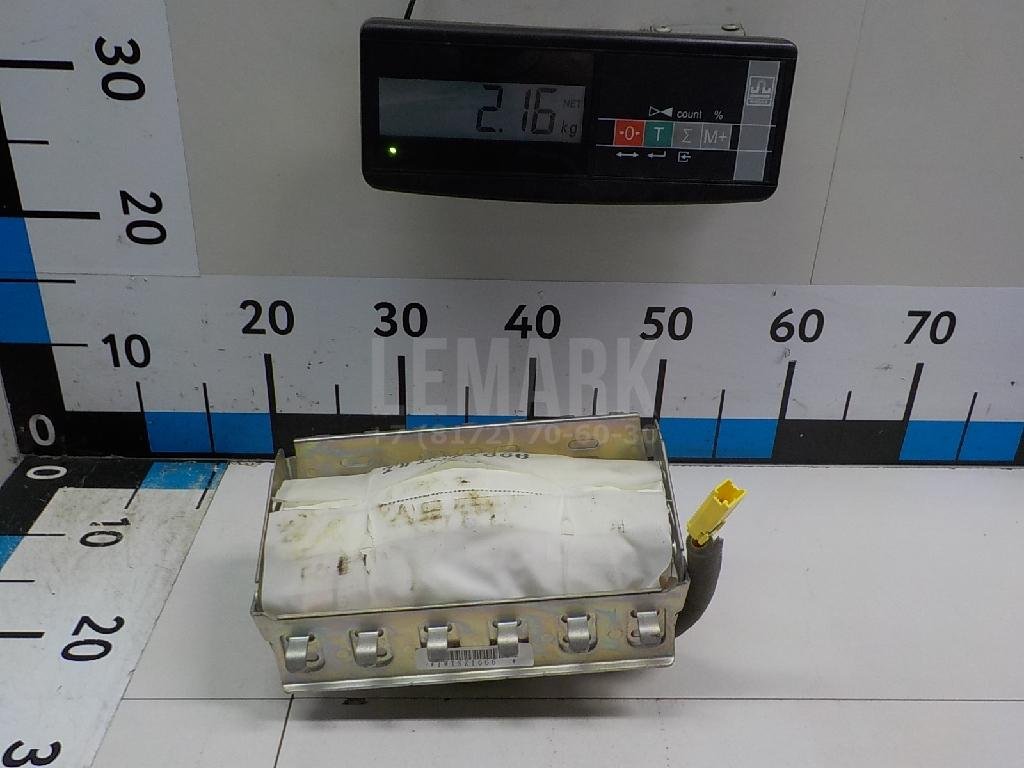 Подушка безопасности пассажирская (в торпедо)