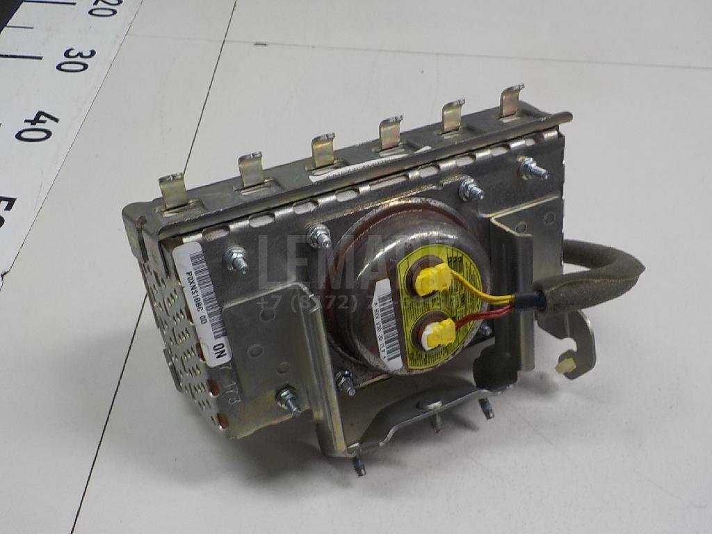 Подушка безопасности пассажирская (в торпедо)