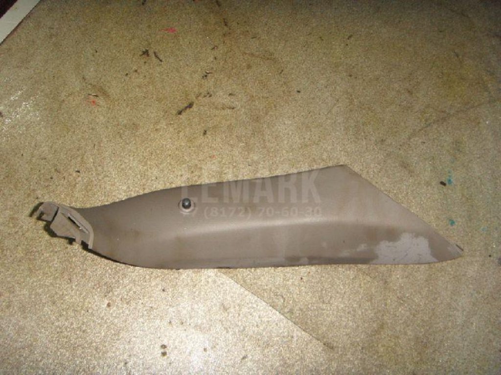 Обшивка двери багажника