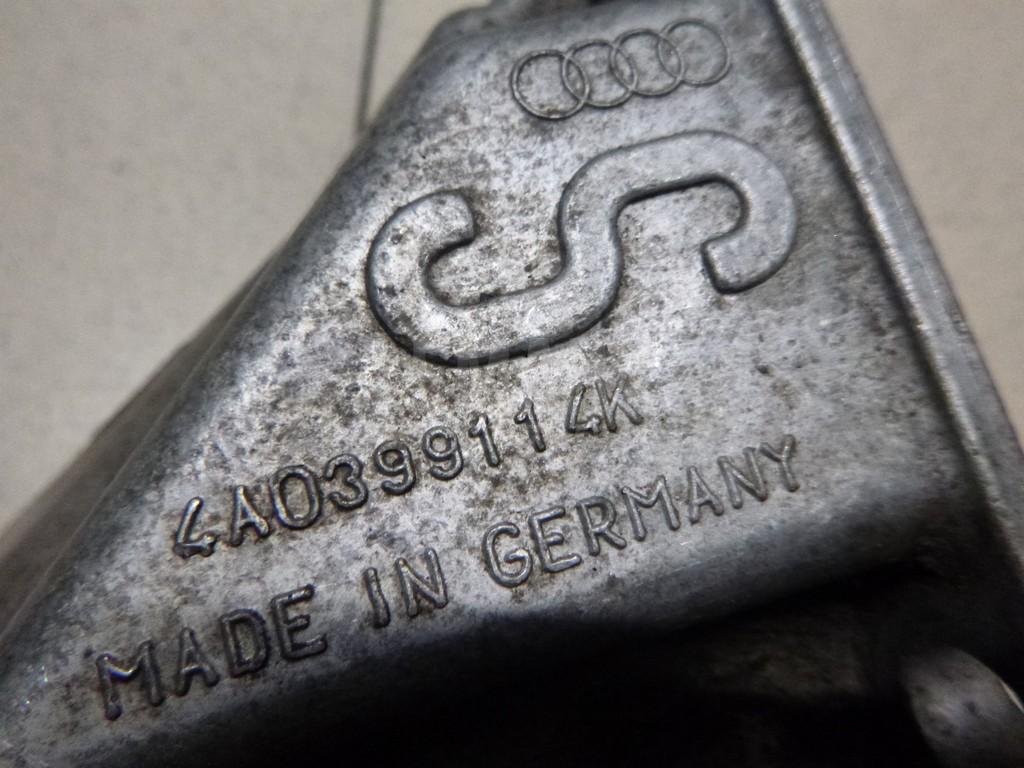 Кронштейн КПП правый