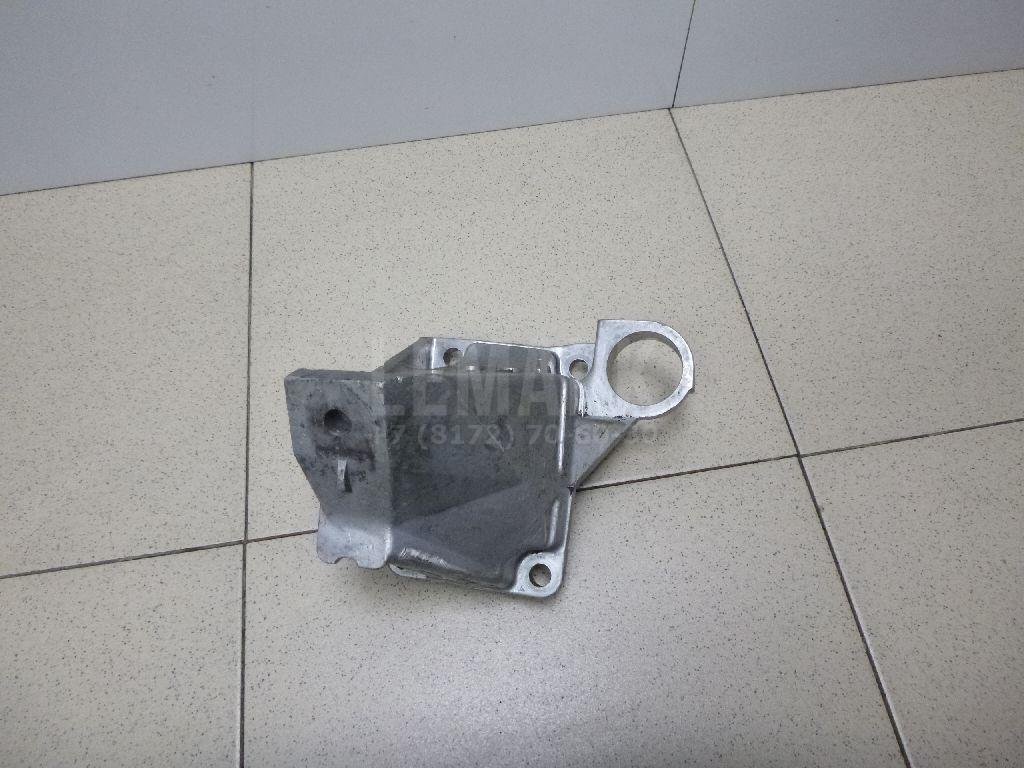 Кронштейн КПП правый