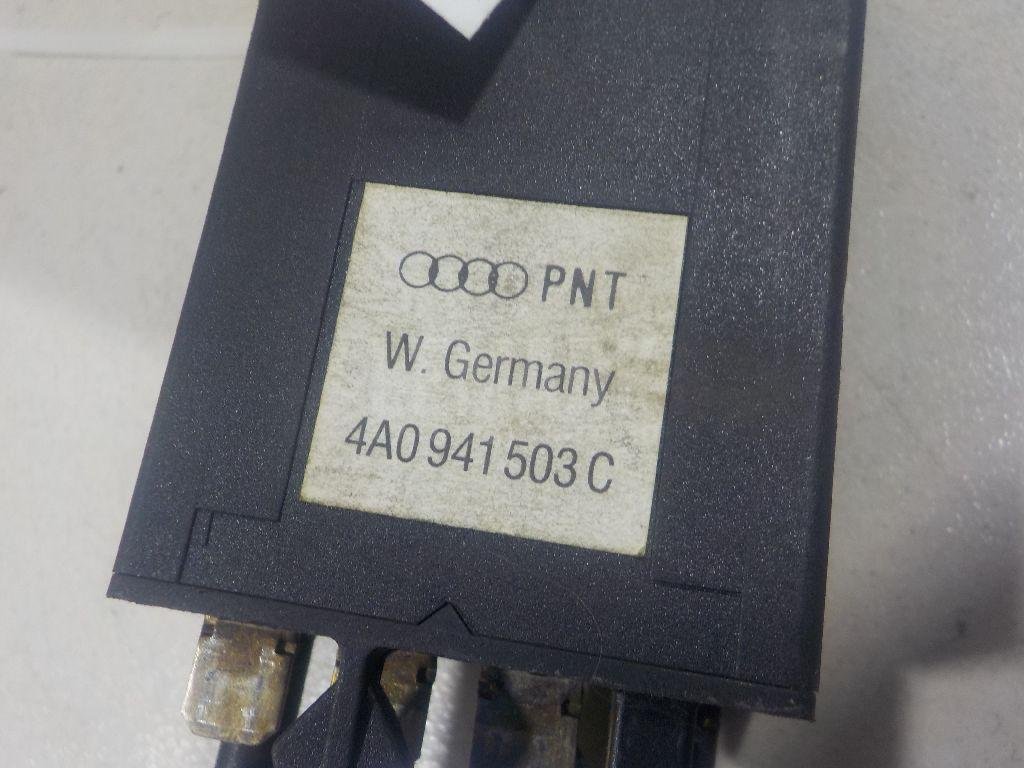 Кнопка обогрева заднего стекла