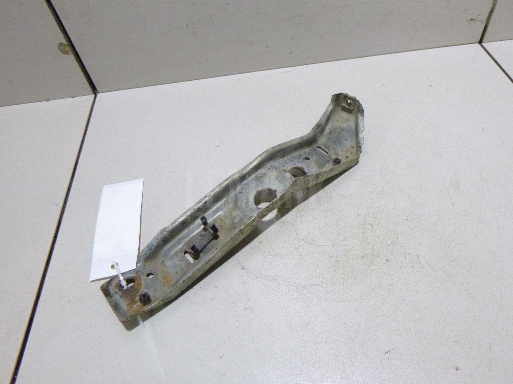 Кронштейн фар правый