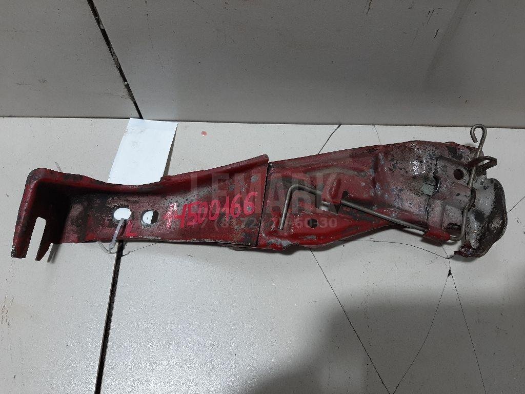 Кронштейн замка капота