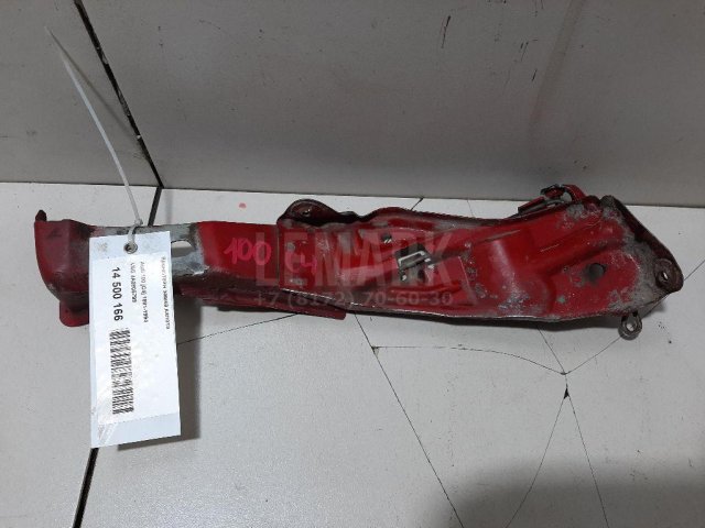 Кронштейн замка капота