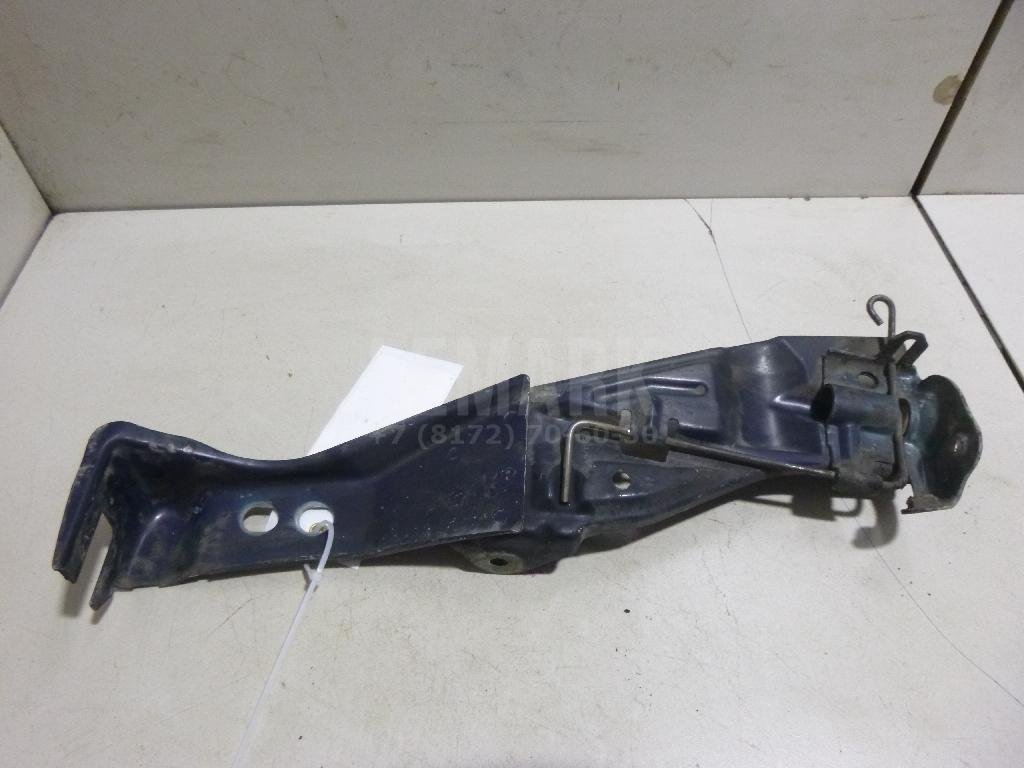 Кронштейн замка капота