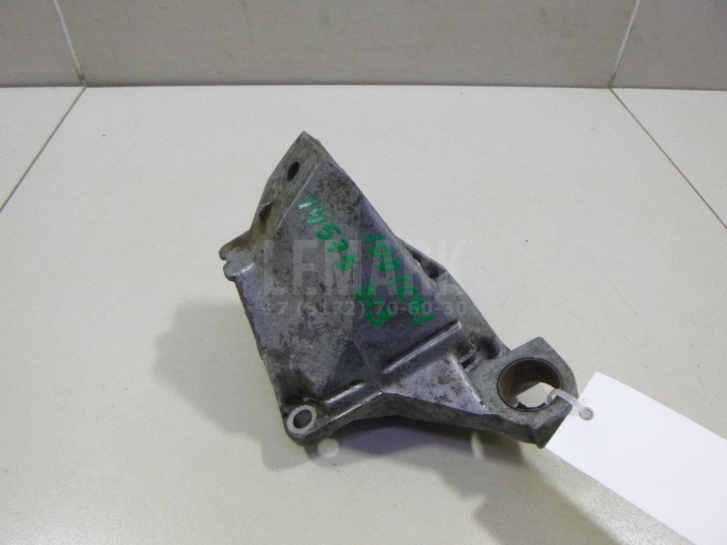 Кронштейн КПП правый для  Audi 100/200 [44] 1983-1991