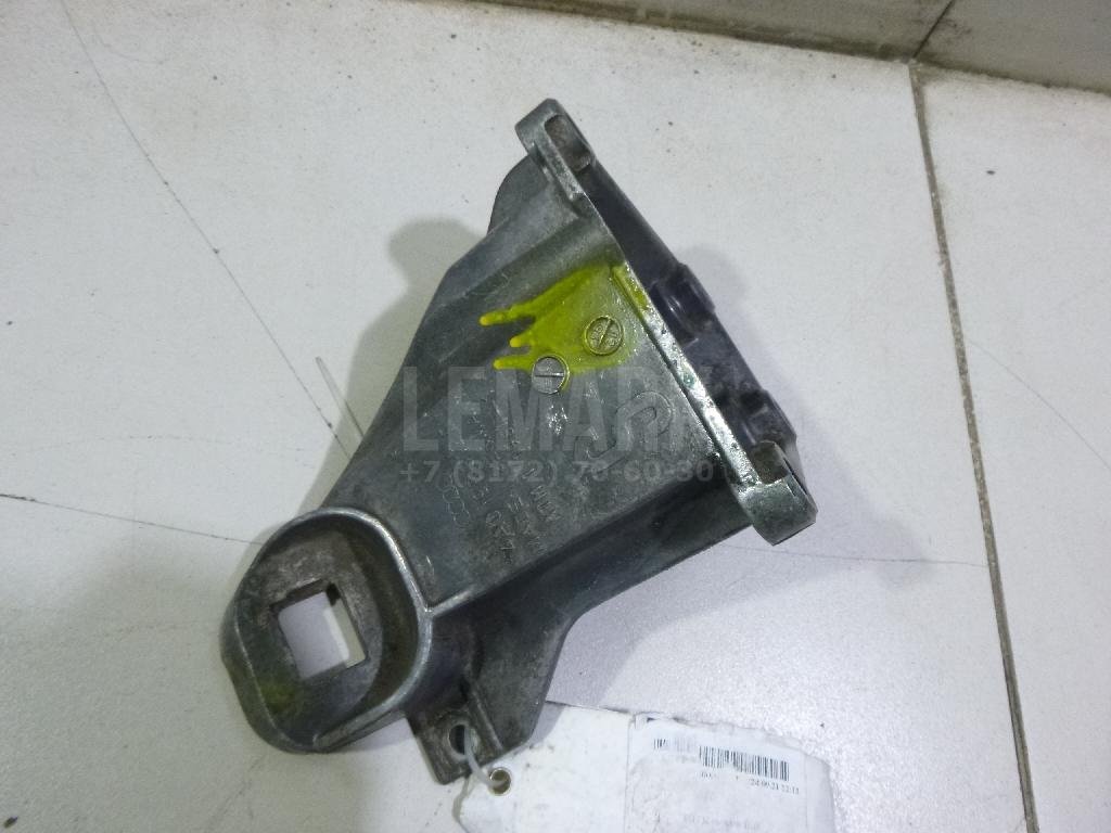 Кронштейн двигателя правый