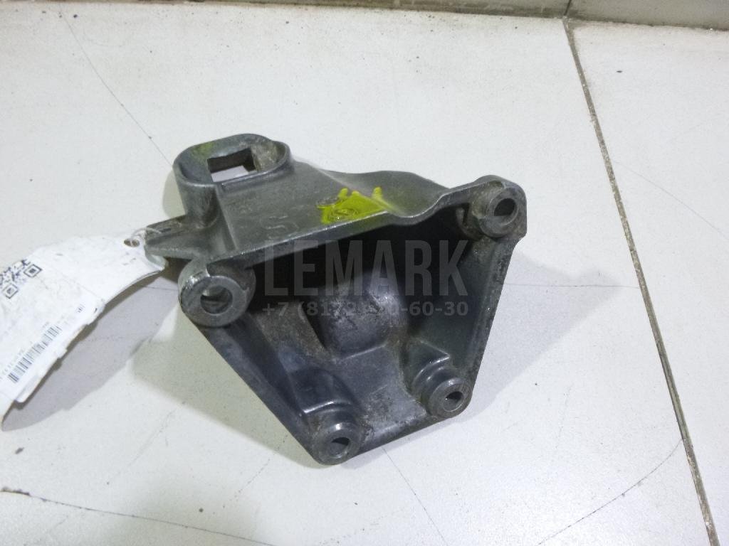 Кронштейн двигателя правый