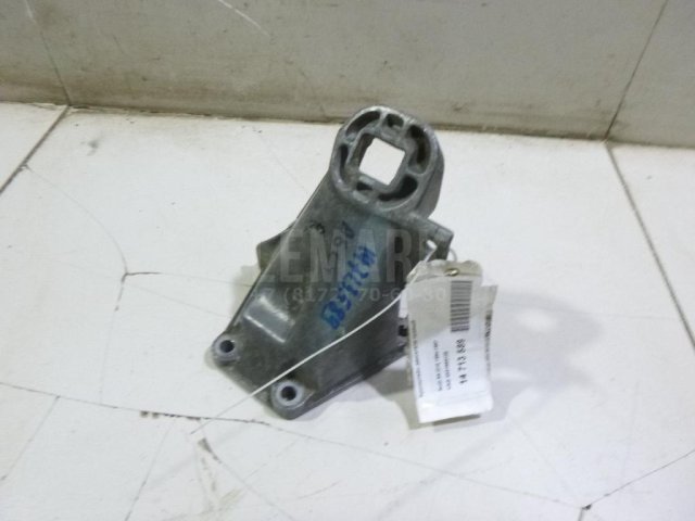 Кронштейн двигателя правый