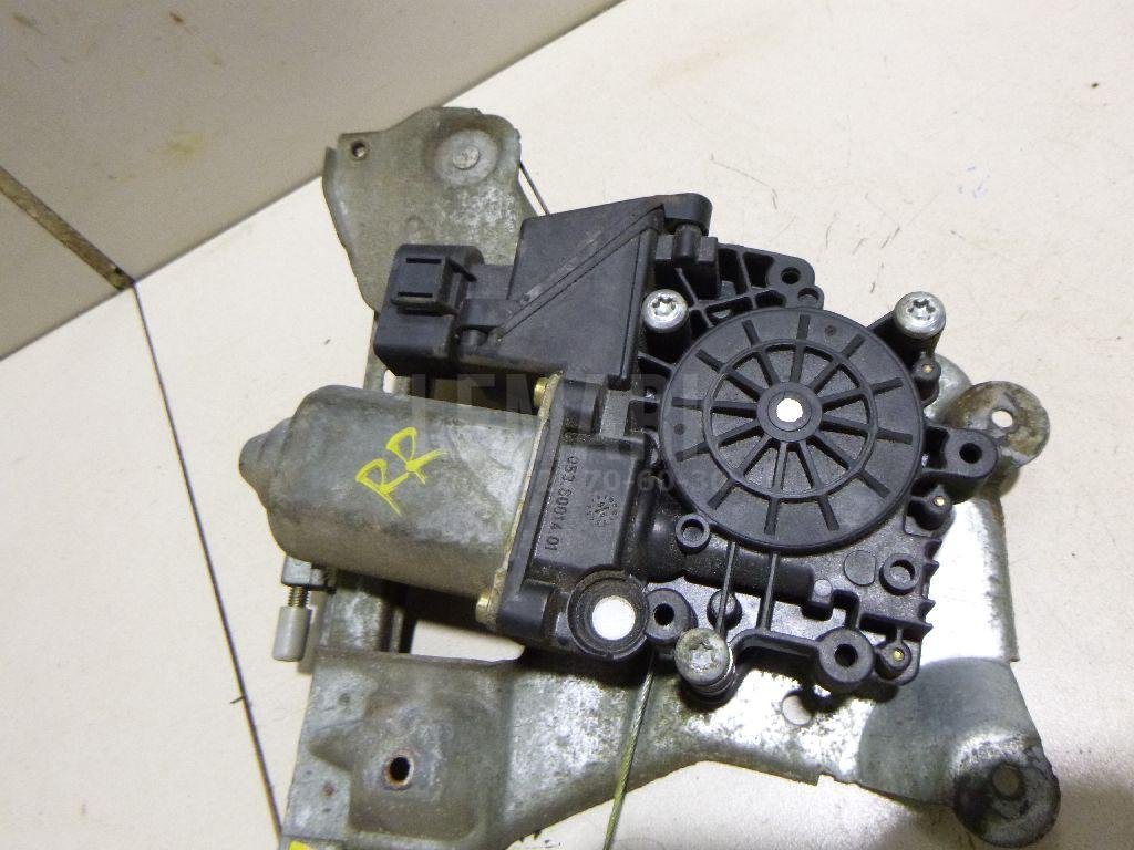 Стеклоподъемник электр. задний правый