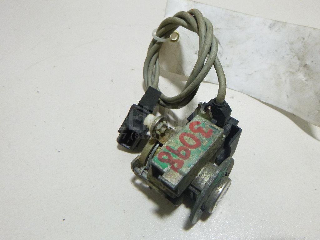 Вставка замка двери прав.