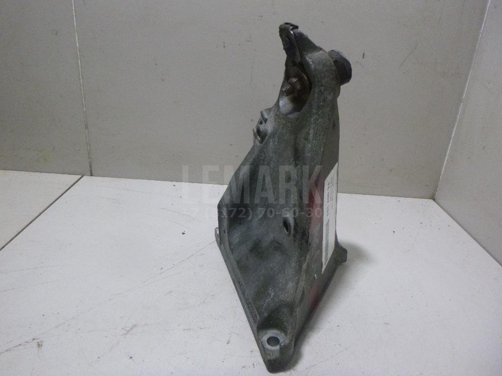 Кронштейн двигателя правый