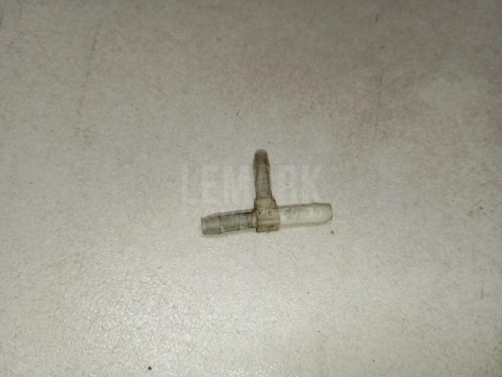 Тройник вентиляции картерных газов