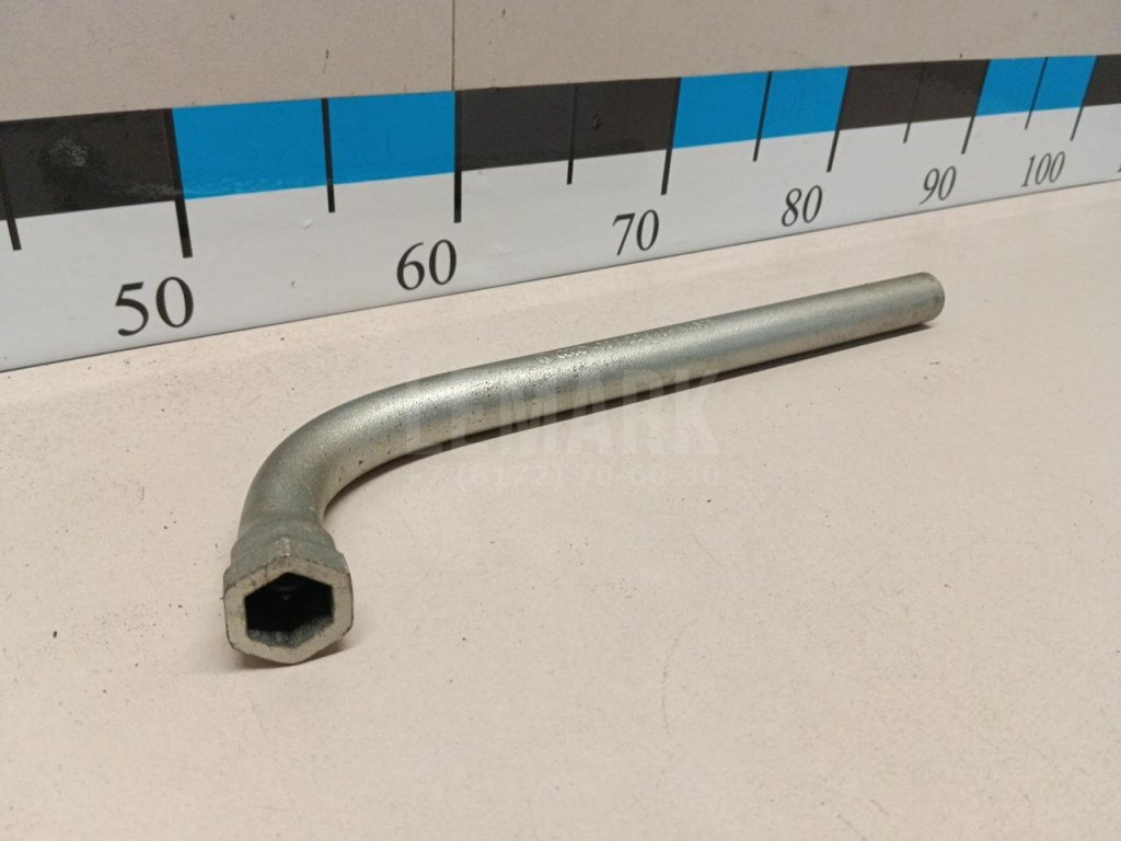 Ключ баллонный