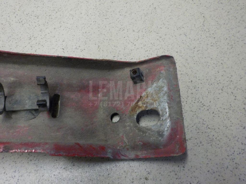 Кронштейн фар левый