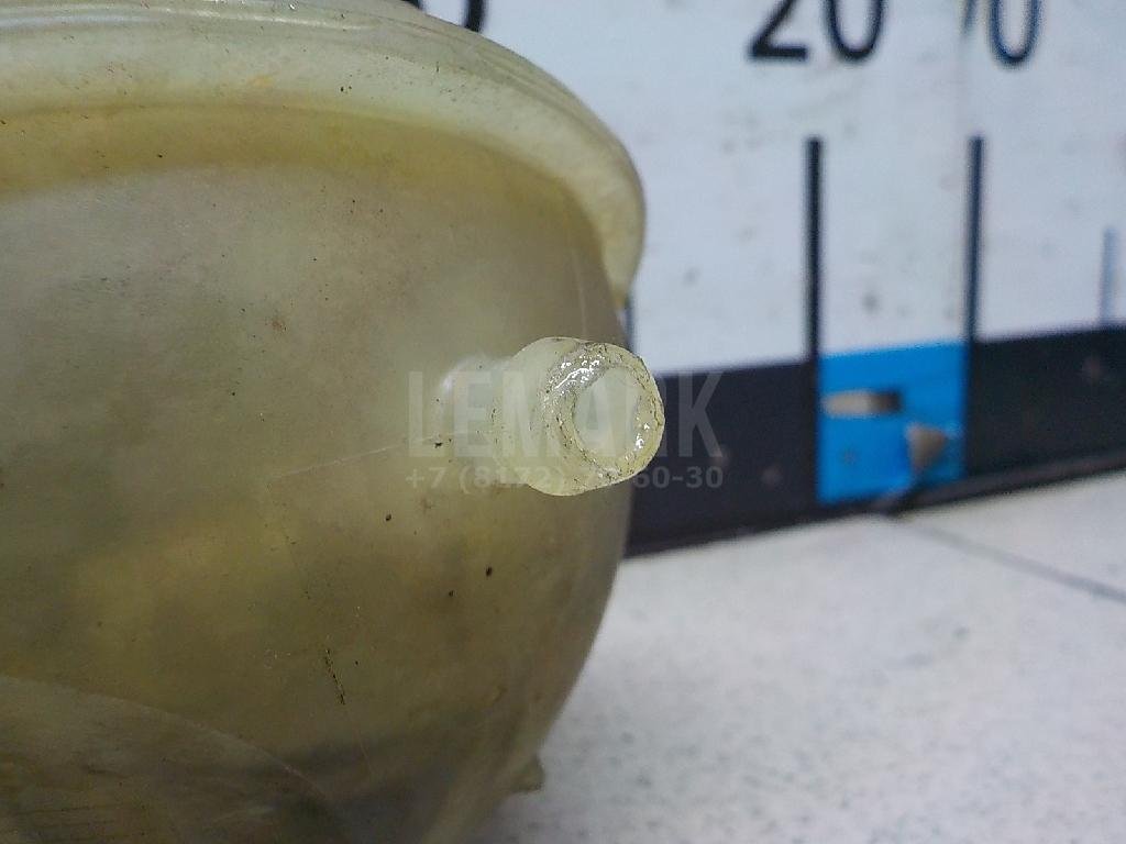 Бачок главного тормозного цилиндра