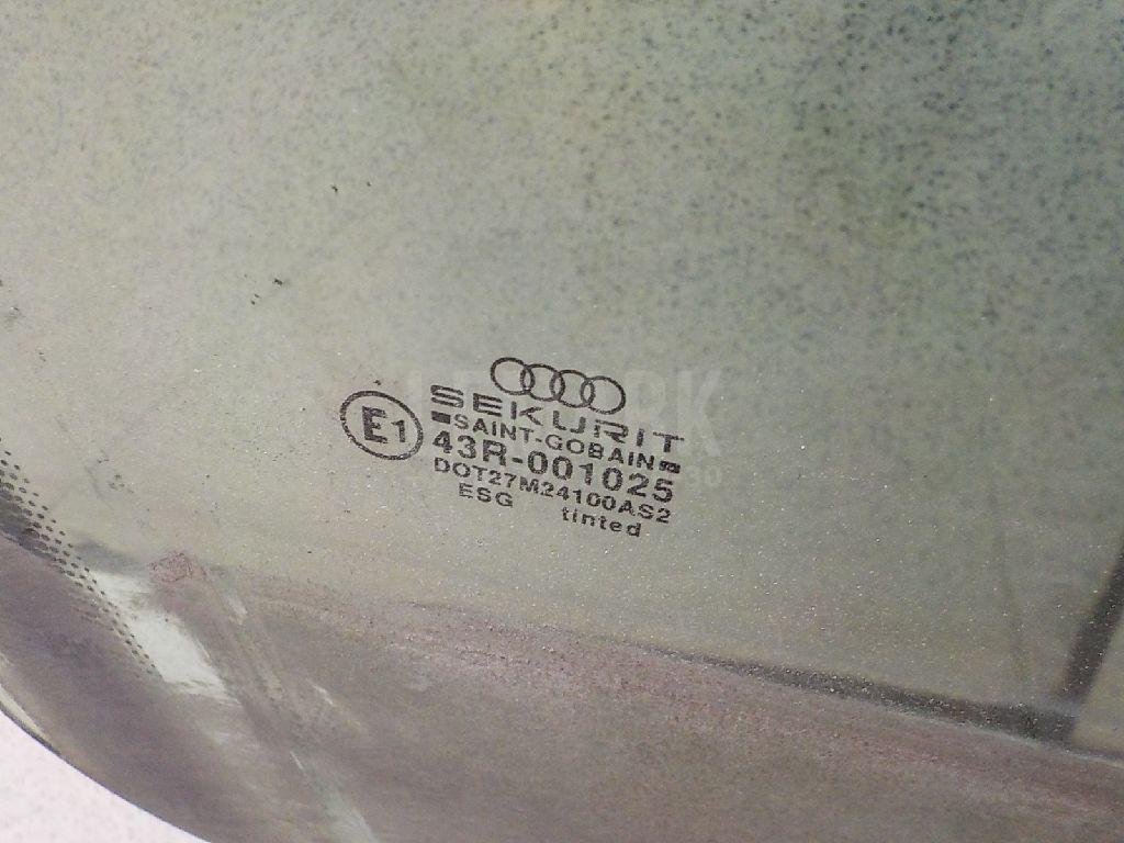 Стекло двери передней правой