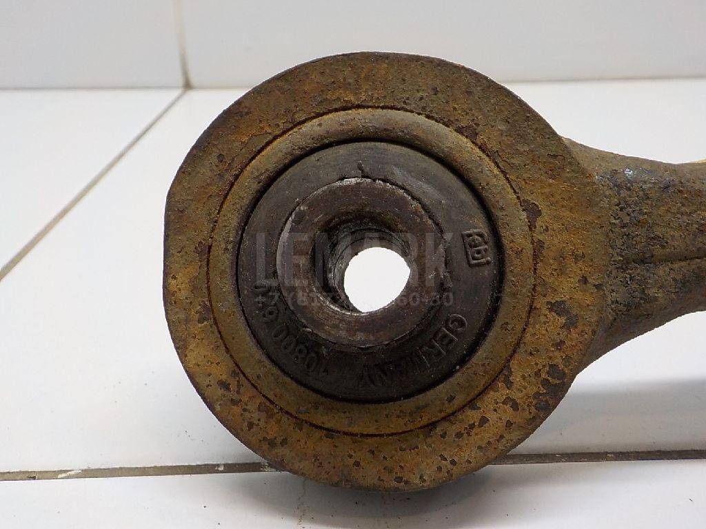 Рычаг передний правый