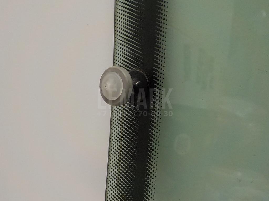 Стекло двери задней левой