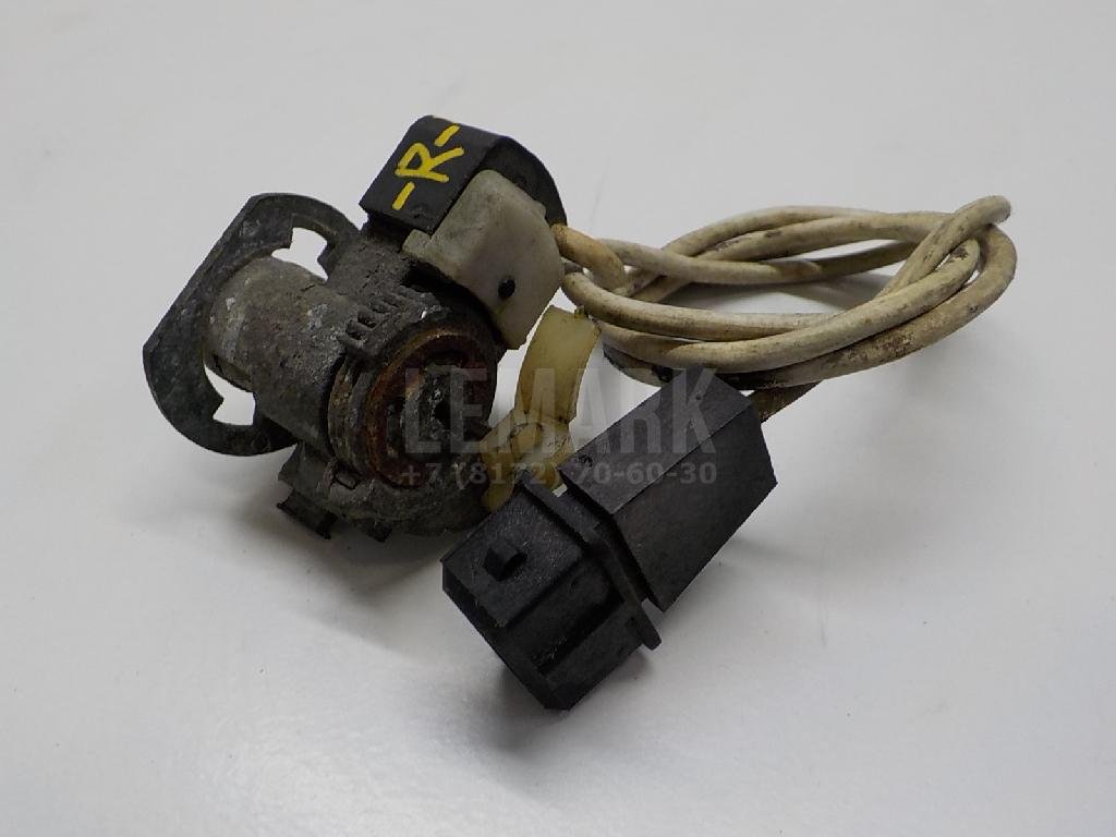 Вставка замка двери прав.