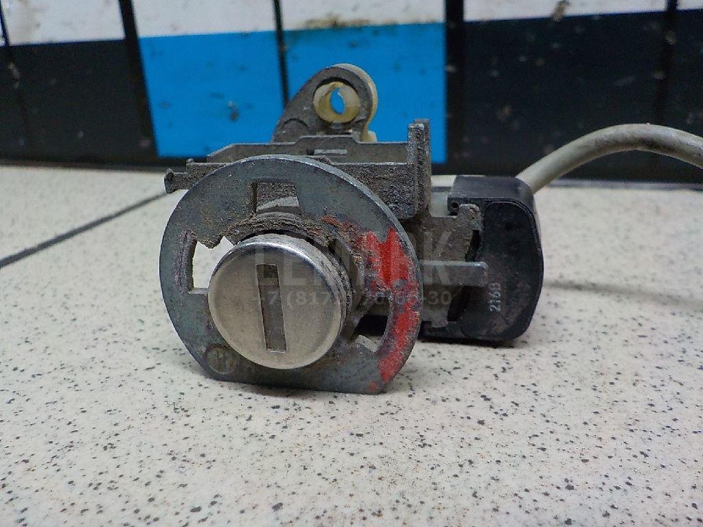 Вставка замка двери прав.