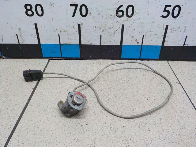 Вставка замка двери прав.