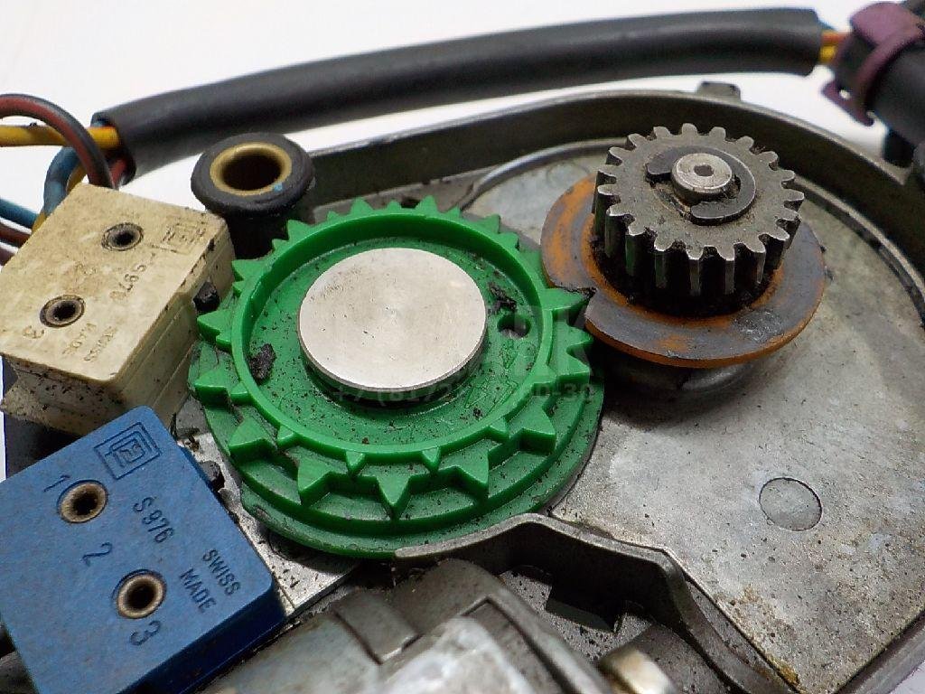 Моторчик люка