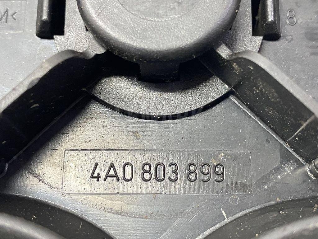 Болт крепления запасного колеса