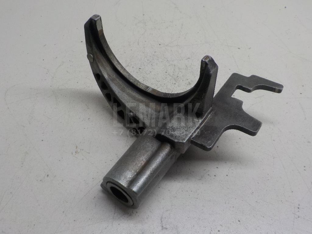 Вилка включения передачи