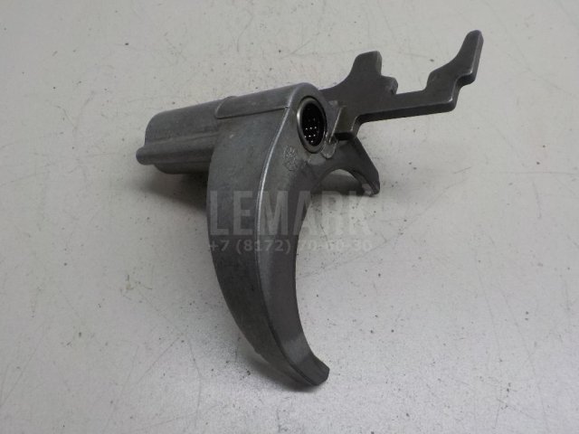 Вилка включения передачи