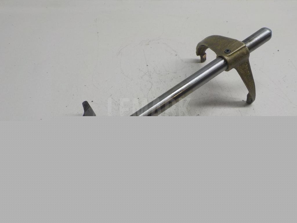 Вилка включения передачи