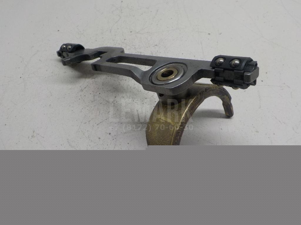 Вилка включения передачи