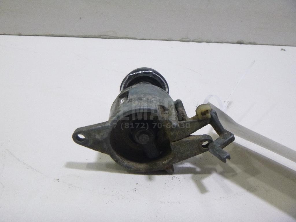 Вставка замка багажника