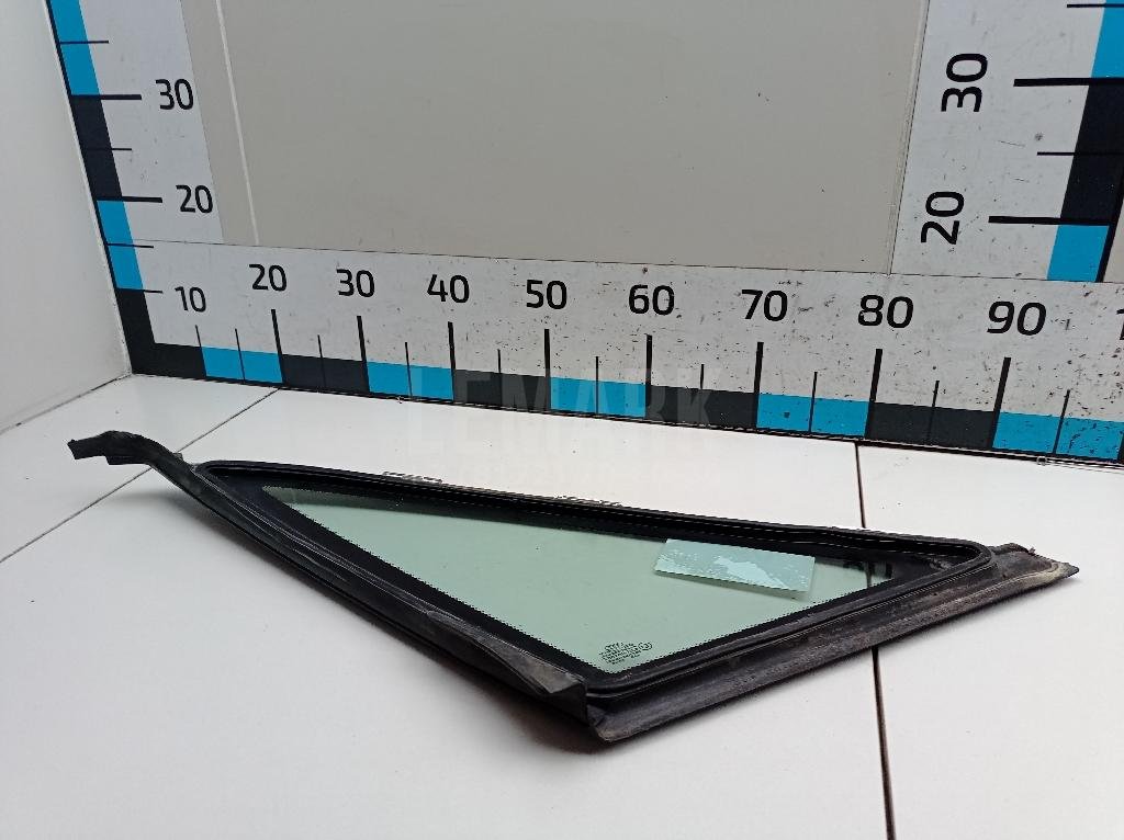 Стекло кузовное глухое правое