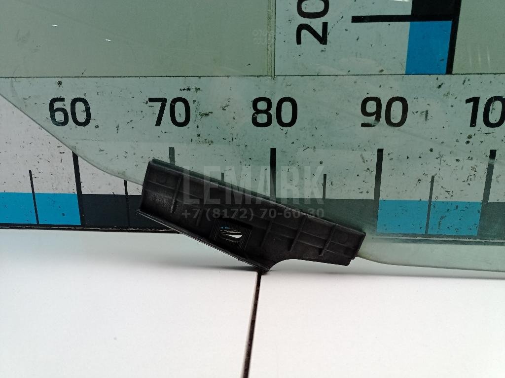 Стекло двери задней левой